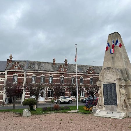Отель Le Conde Montdidier  Экстерьер фото